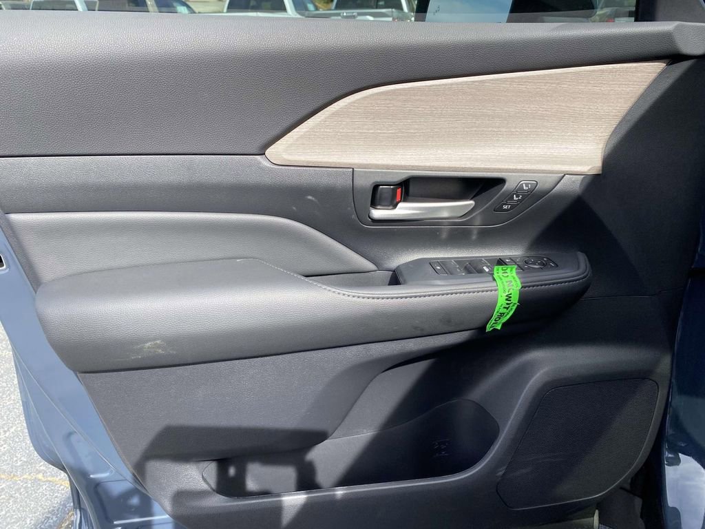 New 2026 Toyota Grand Highlander AWD image 13