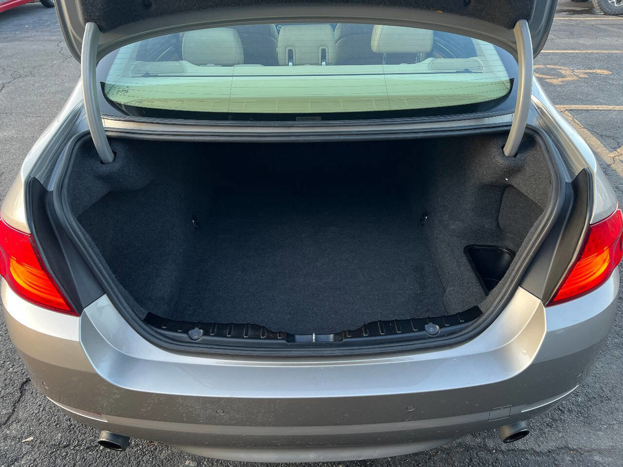 Used 2011 BMW 535i xDrive Sedan image 14