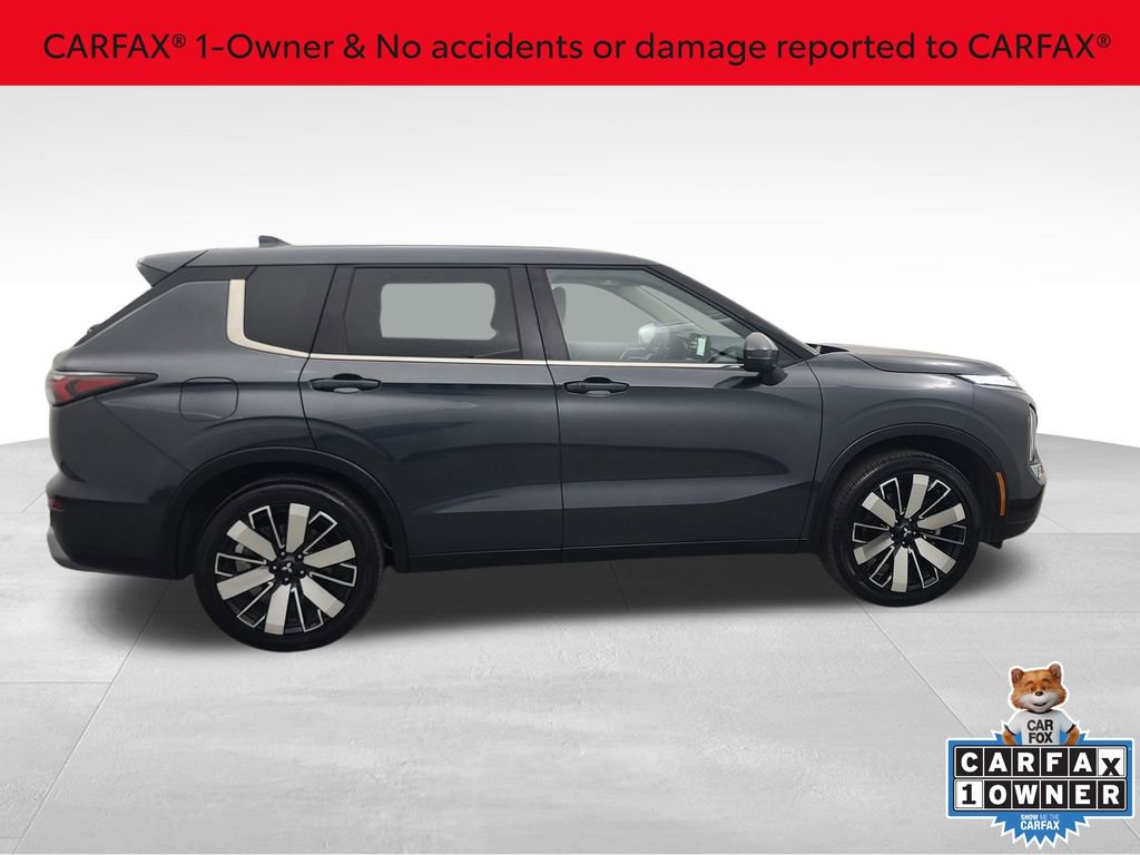 Used 2025 Mitsubishi Outlander SE video 2