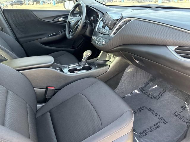 Used 2025 Chevrolet Malibu LS image 24