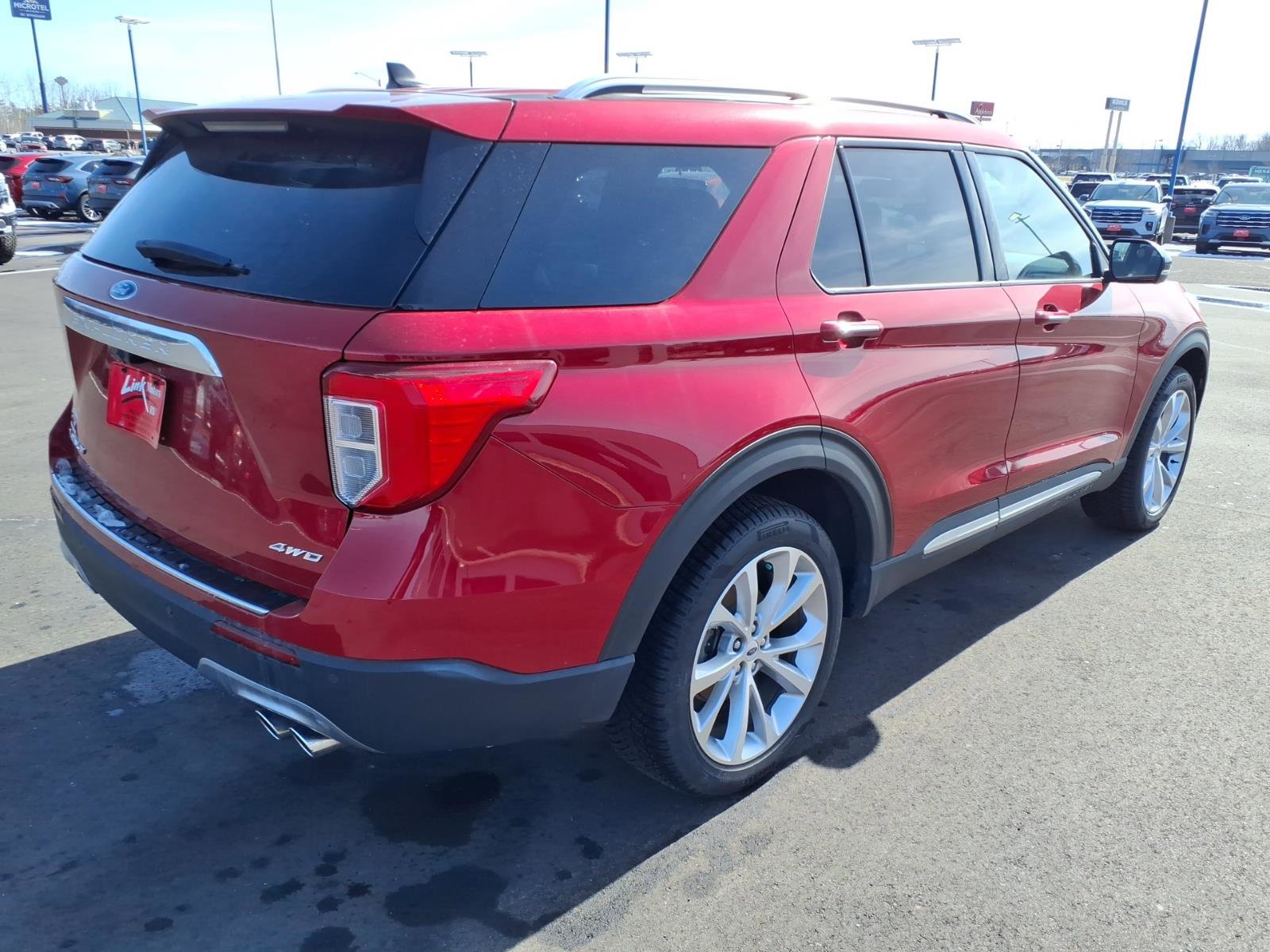 Used 2022 Ford Explorer Platinum w/ Equipment Group 601A AWD/4WD image 6