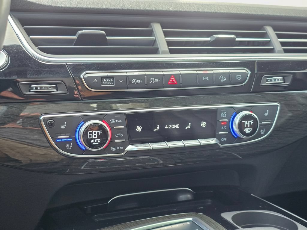 Used 2018 Audi Q7 3.0T Prestige w/ Prestige Package AWD/4WD image 25