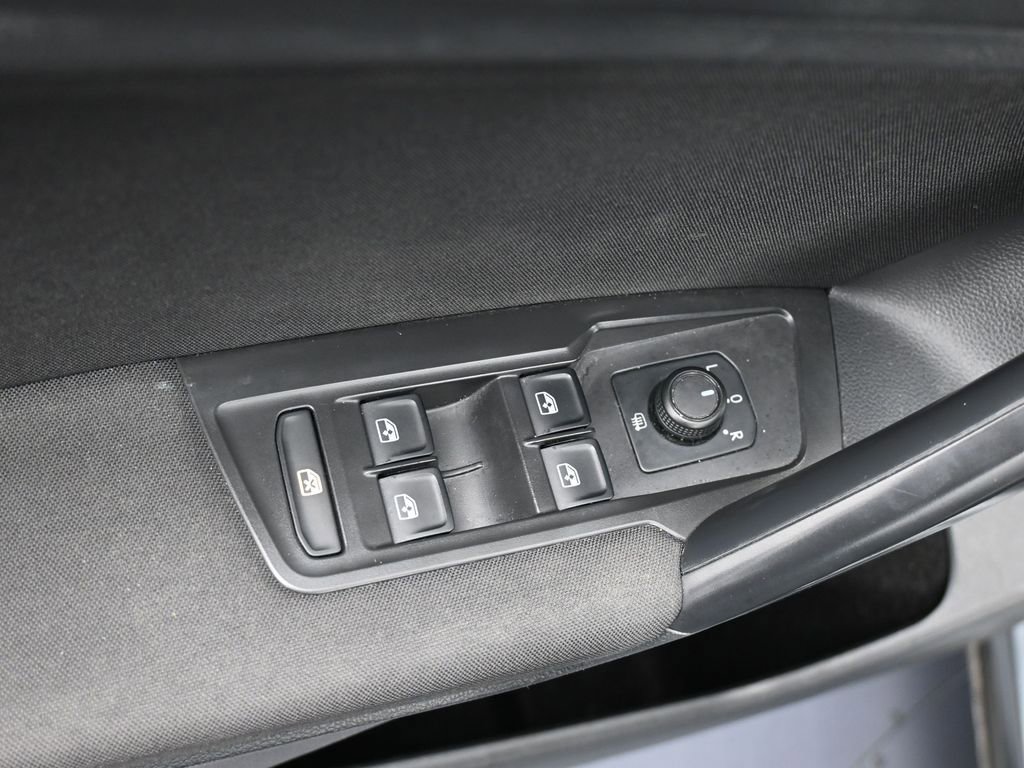 Used 2021 Volkswagen Tiguan S image 25