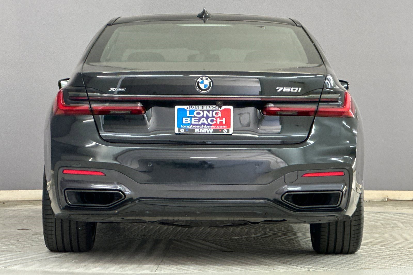Used 2022 BMW 750i xDrive w/ Executive Package image 9