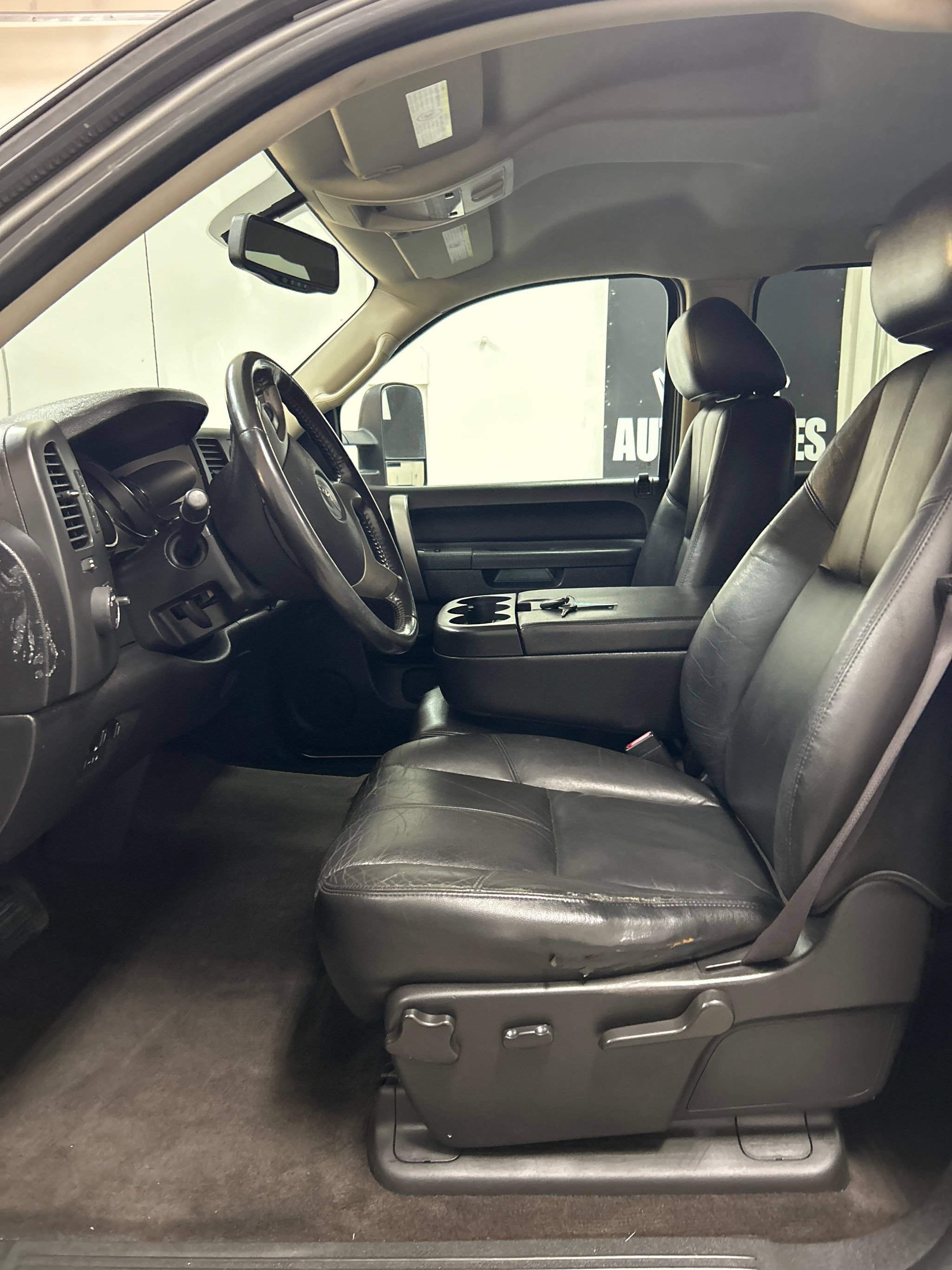 Used 2012 GMC Sierra 2500 SLE w/ SLE Preferred Package AWD/4WD image 8