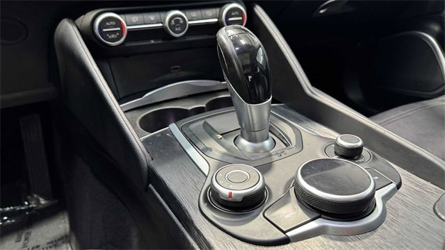 Used 2019 Alfa Romeo Giulia w/ Quick Order Package 22K Sport image 20