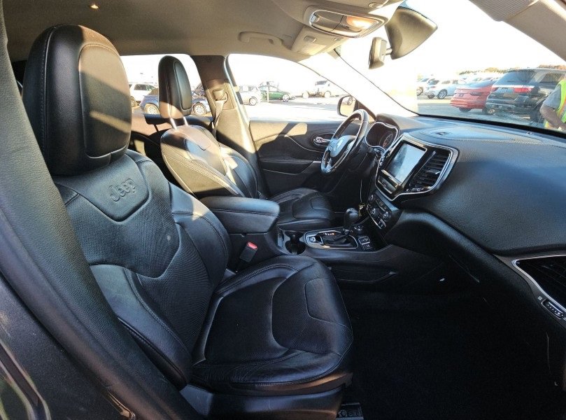 Used 2020 Jeep Cherokee Limited image 12