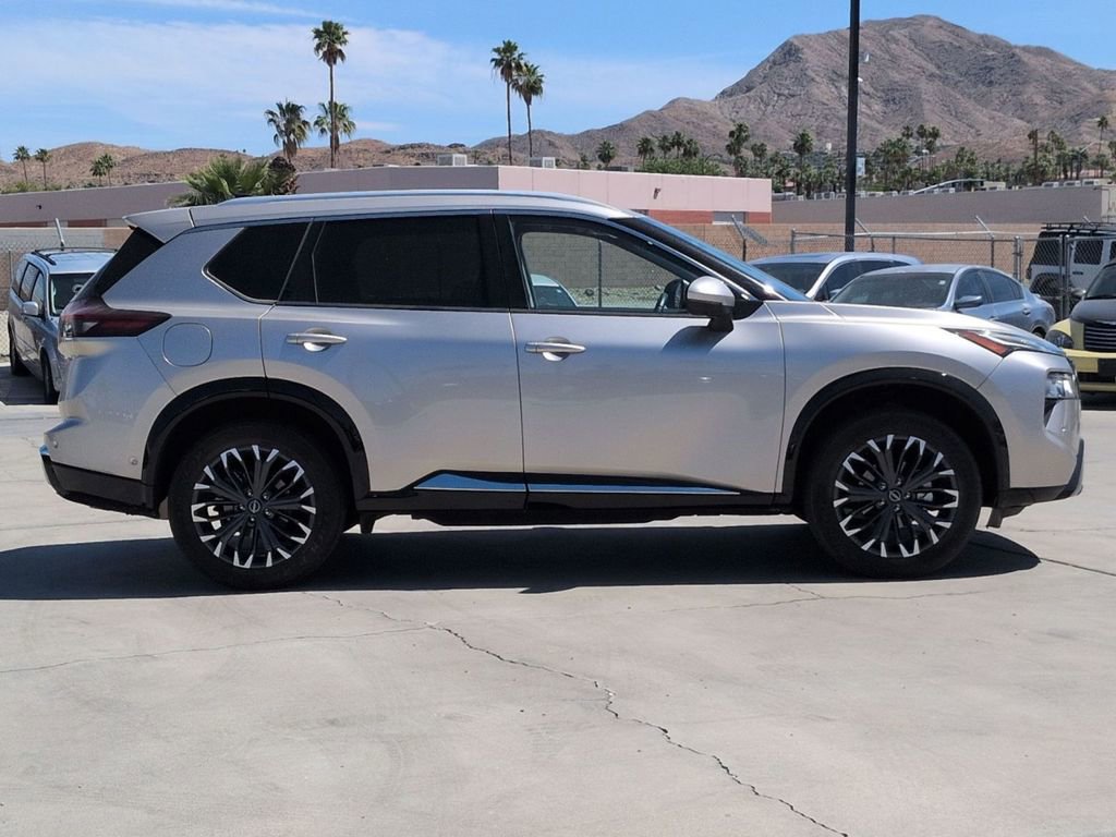 Used 2024 Nissan Rogue Platinum w/ Platinum Premium Package FWD image 5