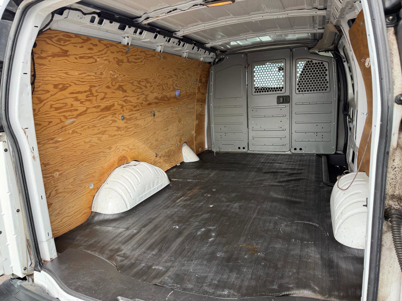 Used 2011 Chevrolet Express 1500 AWD image 20