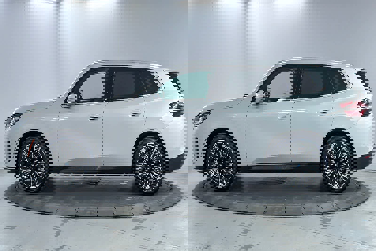 Used 2025 BMW X3 xDrive30i w/ Convenience Package AWD/4WD image 5