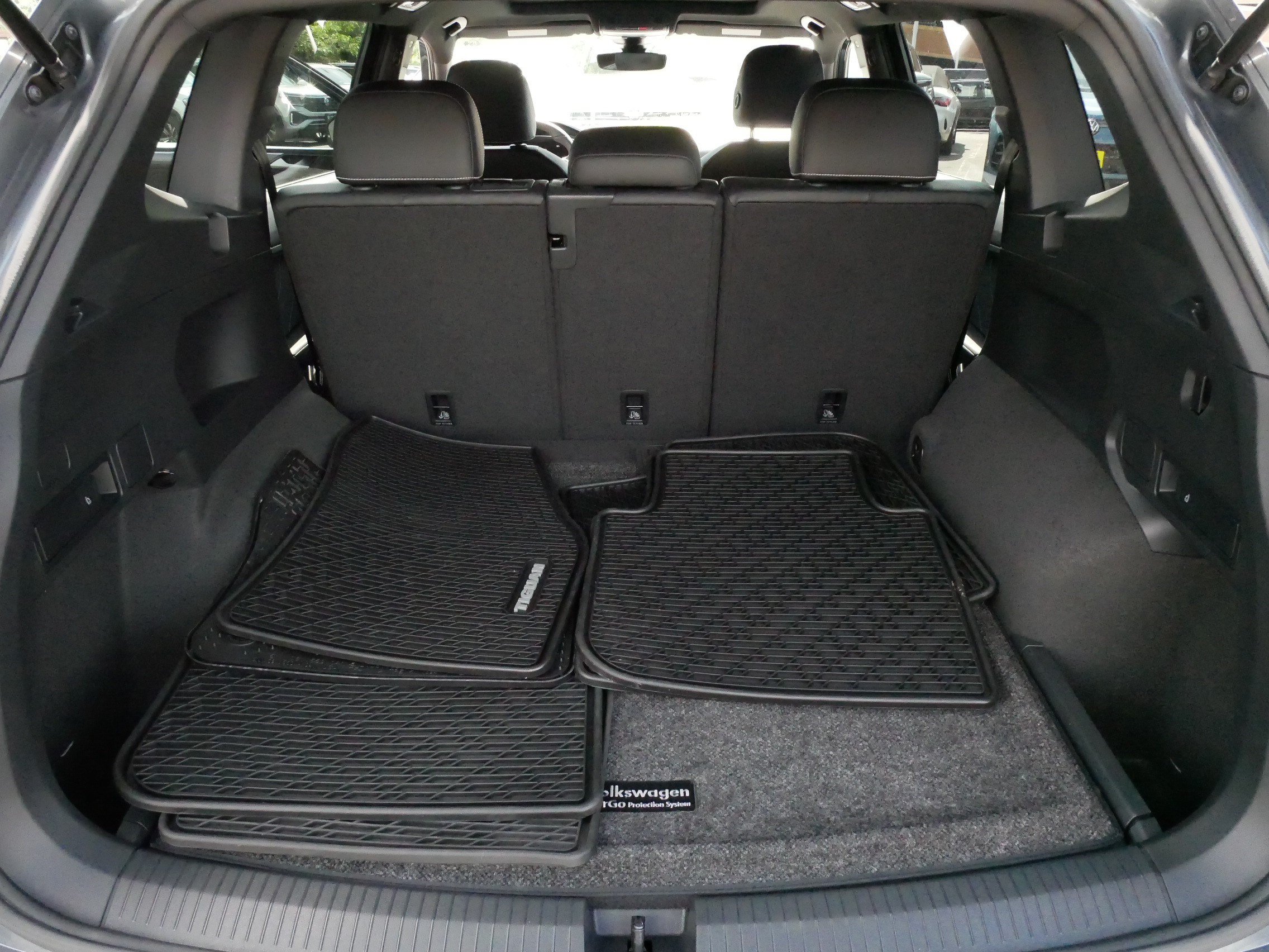 Certified 2023 Volkswagen Tiguan SE R-Line AWD/4WD image 18
