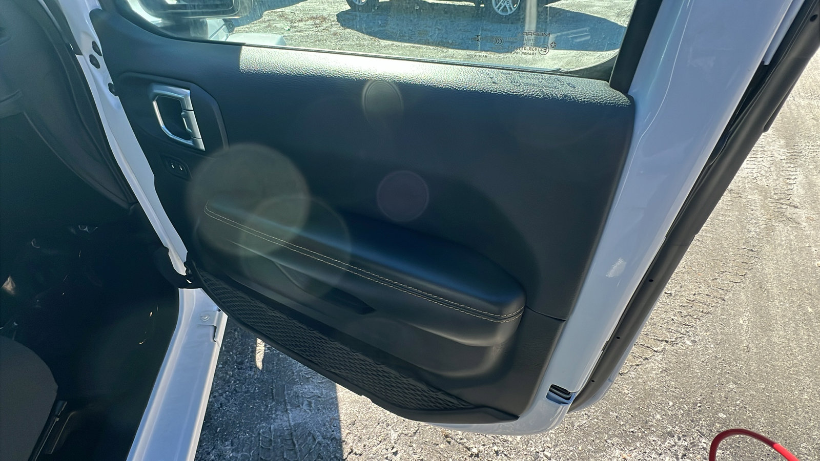 Used 2025 Jeep Wrangler Sahara image 18