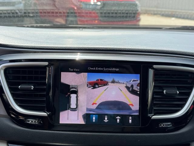 Used 2020 Chrysler Pacifica Touring-L Plus FWD image 18
