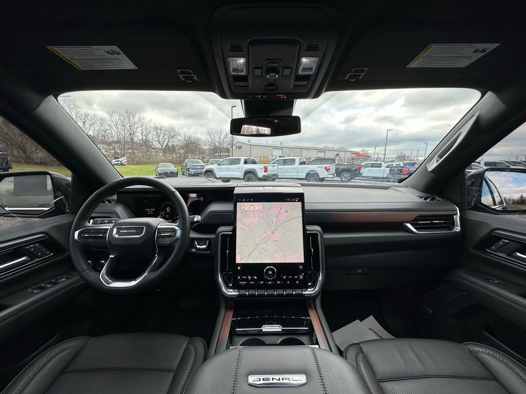 Used 2025 GMC Yukon Denali w/ Sun & Power Step Package image 10