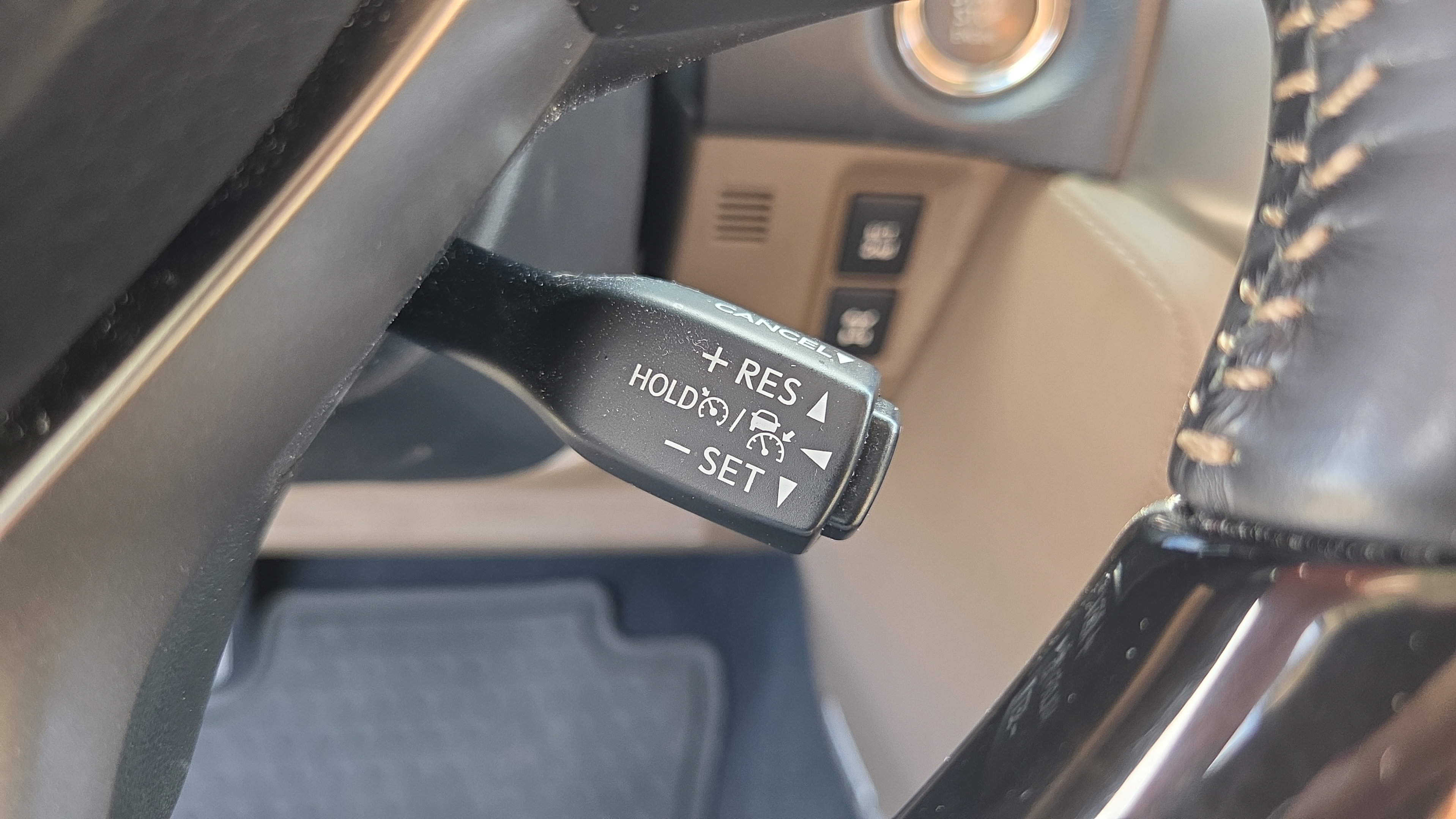 Used 2023 Lexus GX 460 Luxury w/ Accessory Package AWD/4WD image 26