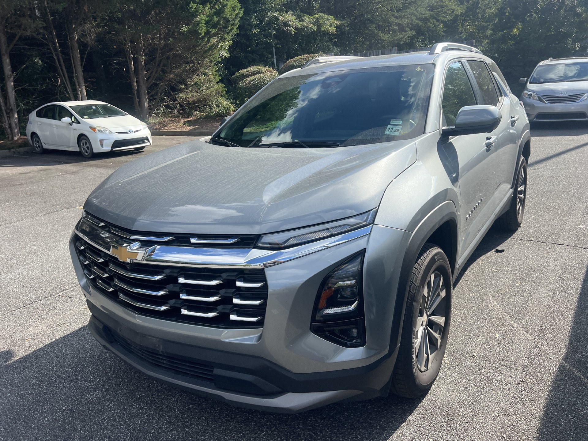 Used 2025 Chevrolet Equinox LT w/ Convenience Package II AWD/4WD image 1