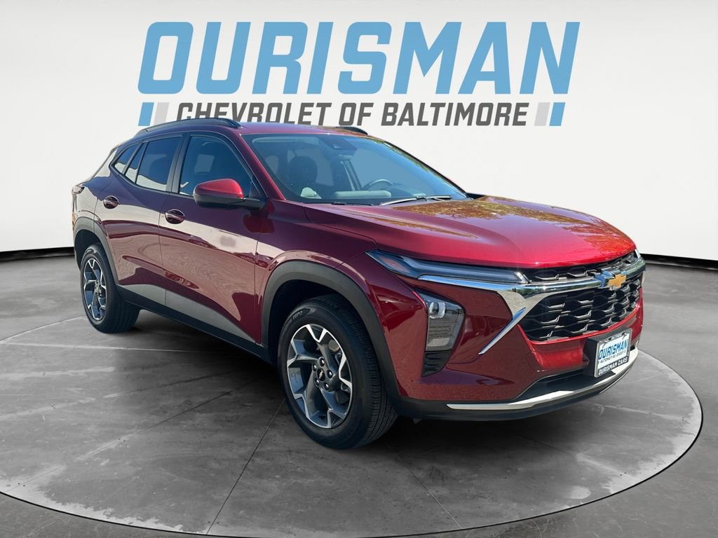 Certified 2025 Chevrolet Trax LT w/ Driver Confidence Package