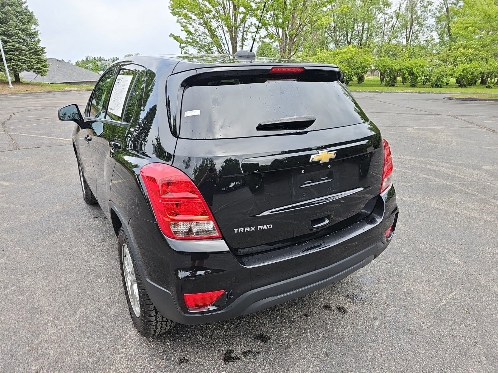 Used 2022 Chevrolet Trax LS w/ Tint and Cruise Package AWD/4WD image 3