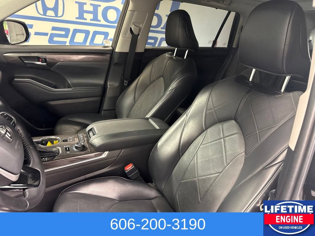 Used 2022 Toyota Highlander Platinum AWD/4WD image 24