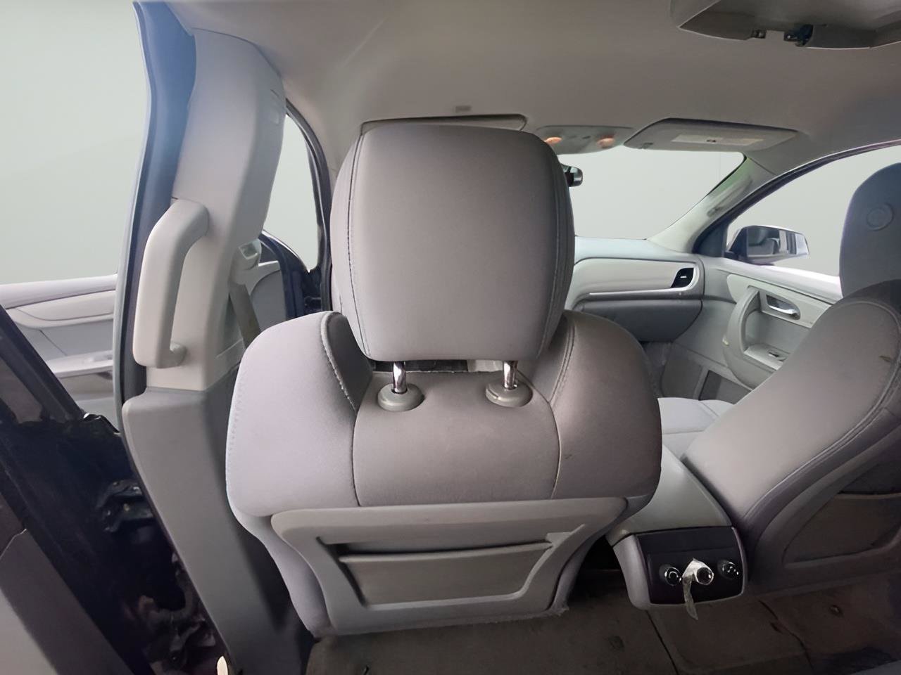 Used 2013 Chevrolet Traverse LS FWD image 32