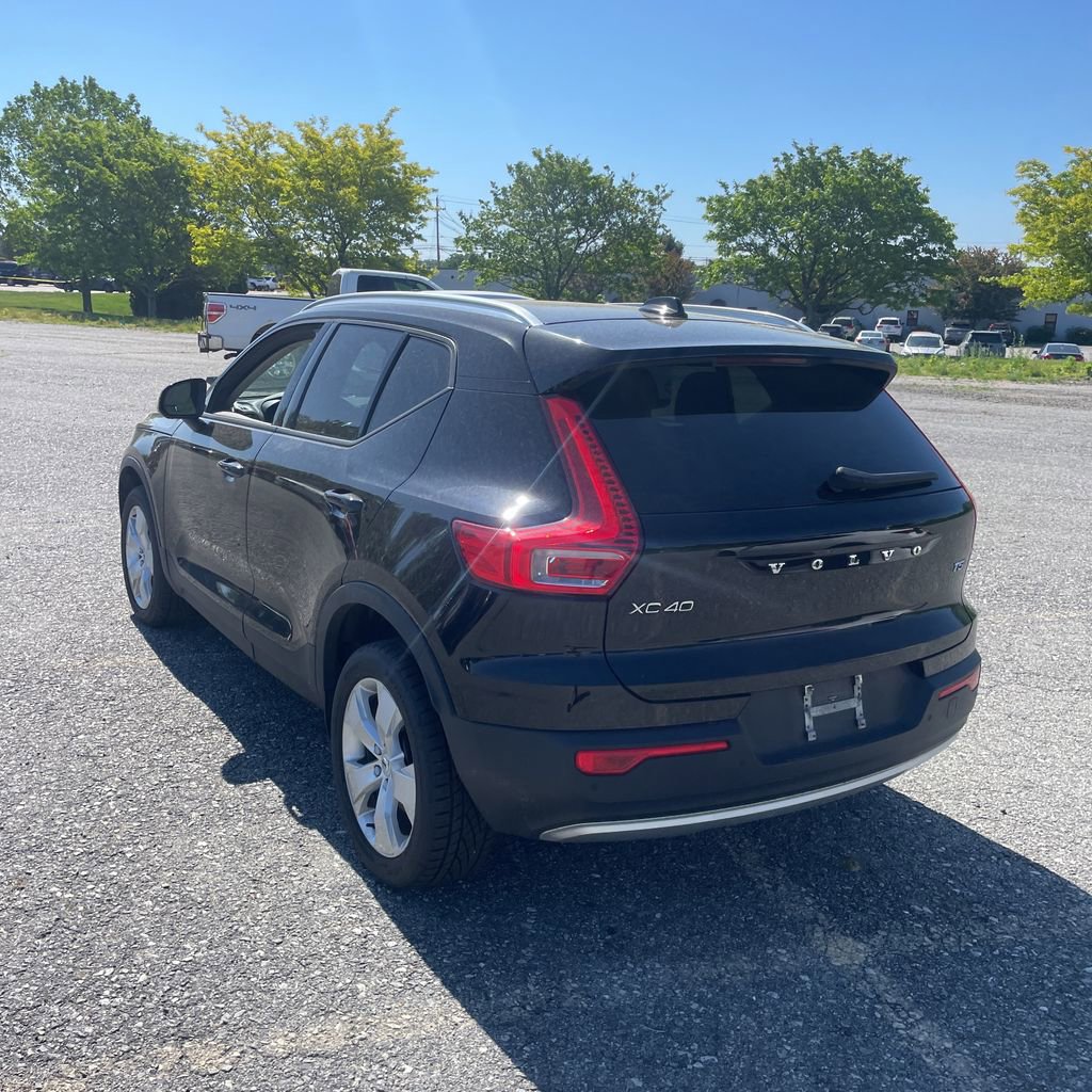 Used 2021 Volvo XC40 T5 Momentum AWD/4WD image 4