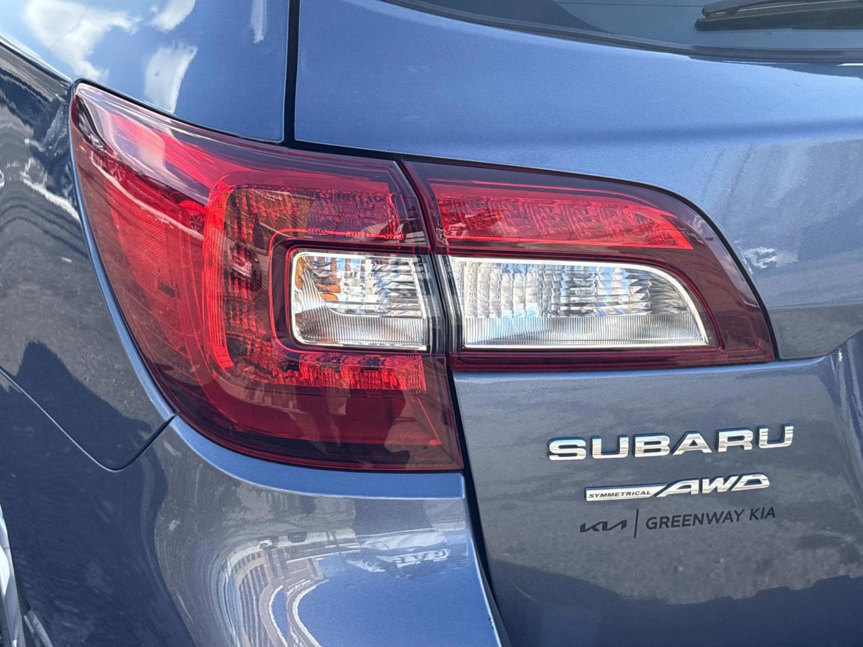 Used 2017 Subaru Outback 2.5i image 11