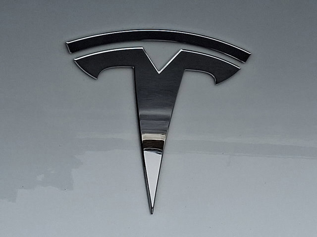Used 2024 Tesla Model Y Performance image 29