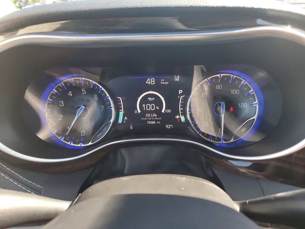 Used 2023 Chrysler Pacifica Limited image 31