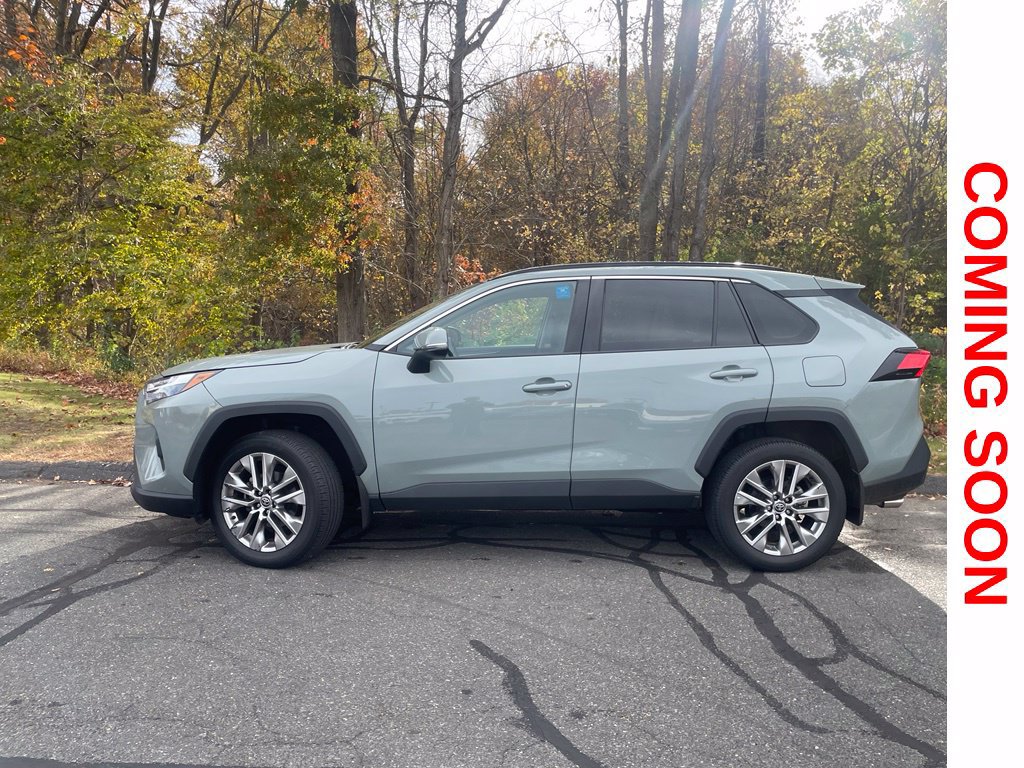 Used 2023 Toyota RAV4 XLE Premium AWD/4WD image 5