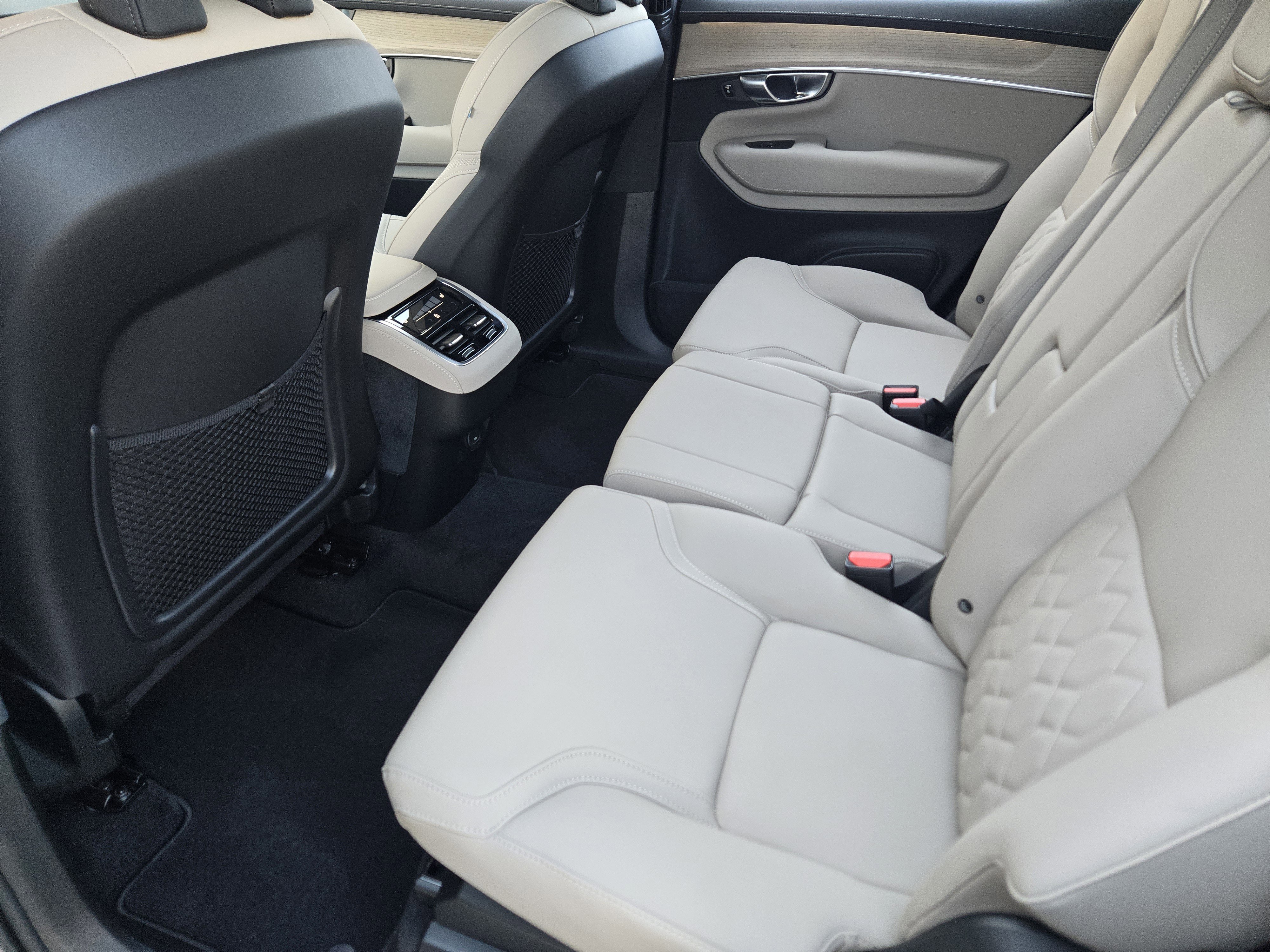 Used 2026 Volvo XC90 B6 Plus w/ Protection Package Premier AWD/4WD image 27