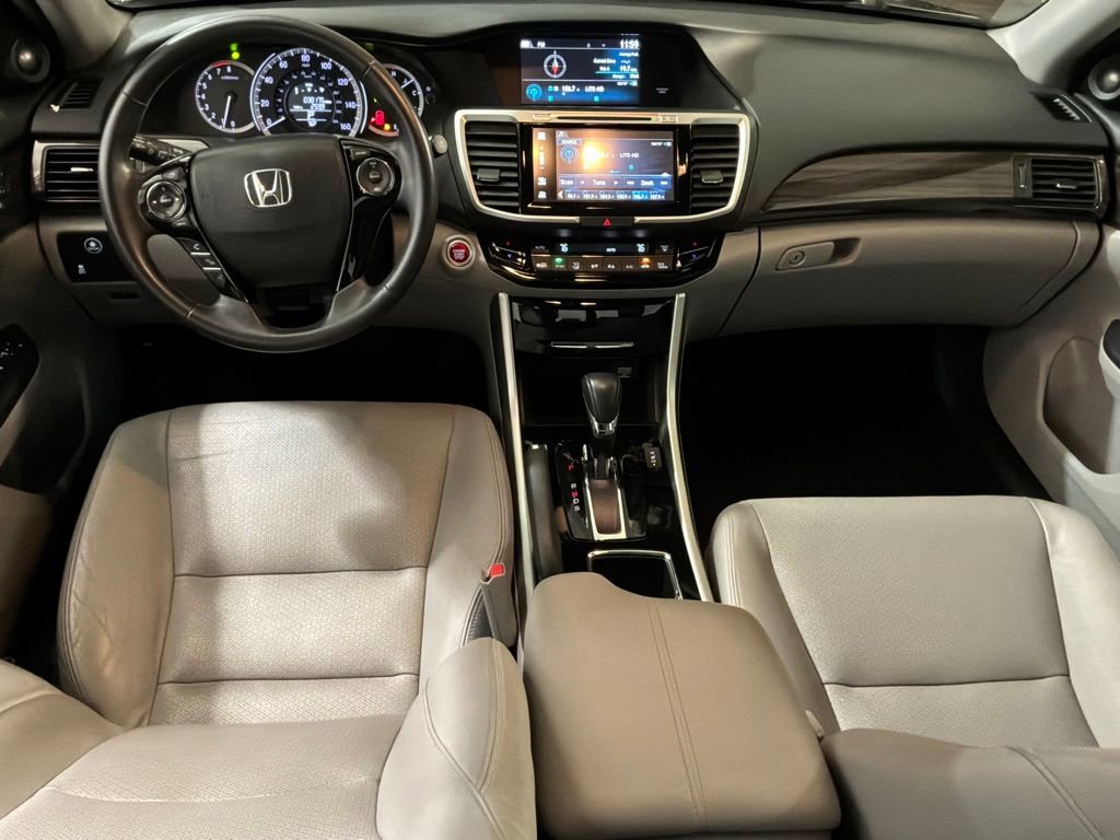 Used 2017 Honda Accord EX-L image 12