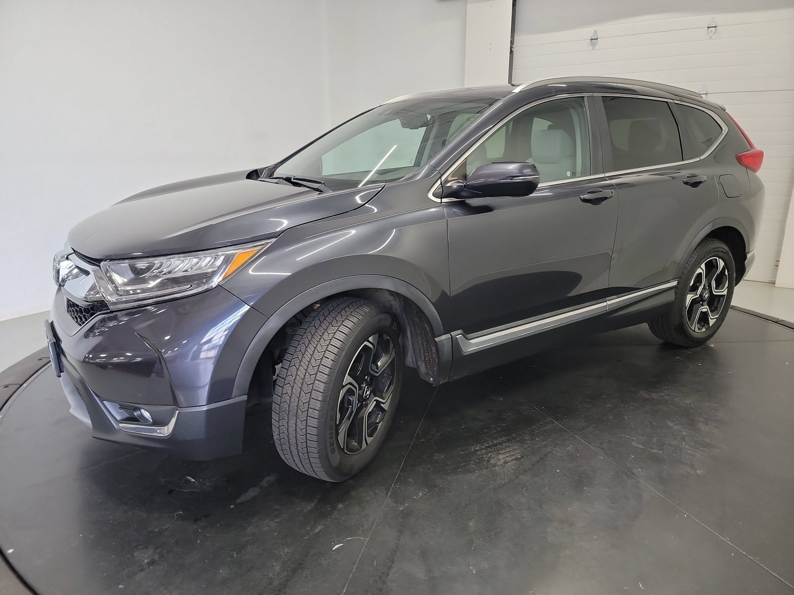 Used 2017 Honda CR-V Touring image 3
