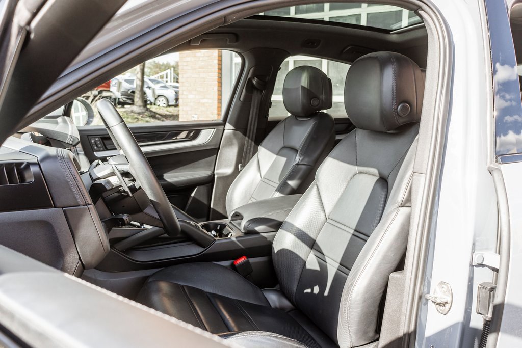 Used 2024 Porsche Cayenne Base image 6