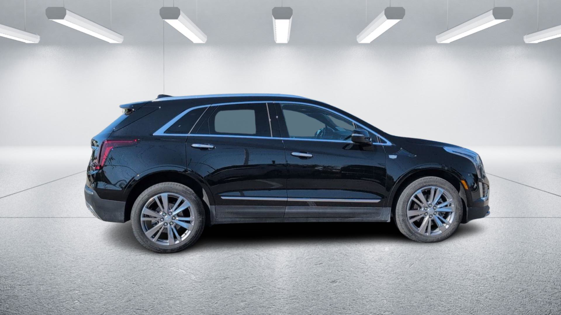 Certified 2025 Cadillac XT5 Premium Luxury image 6