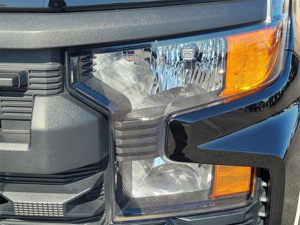 Used 2025 Chevrolet Silverado 1500 Custom image 10
