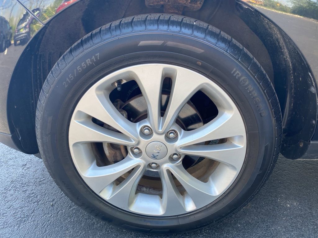 Used 2016 Kia Soul + image 11