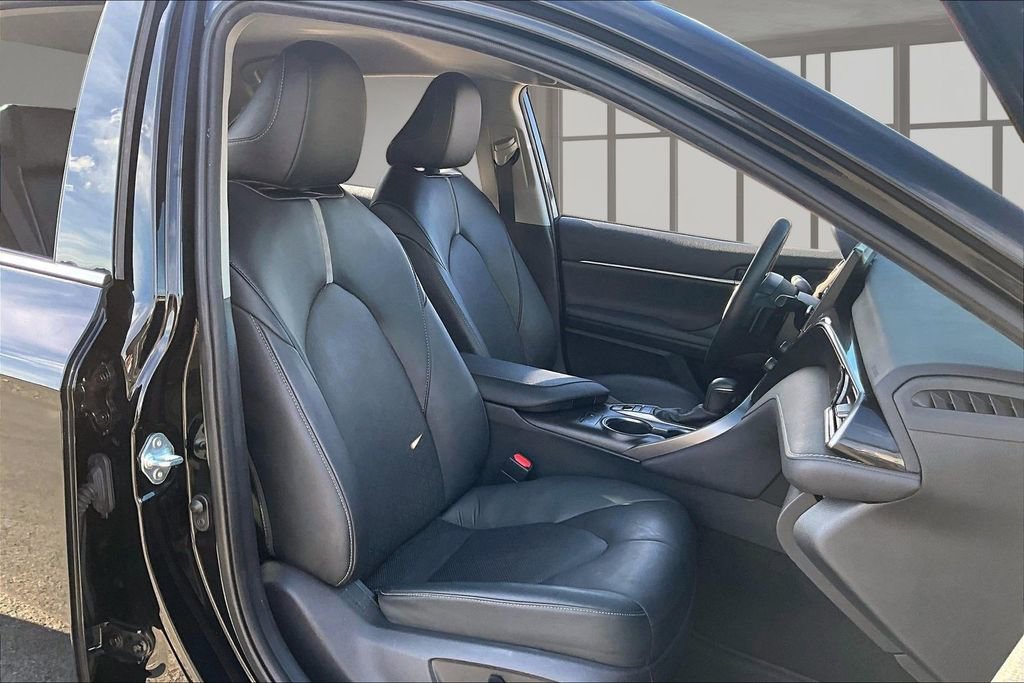 Used 2022 Toyota Camry XSE FWD image 28