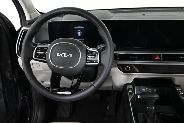 New 2025 Kia Sorento S image 3