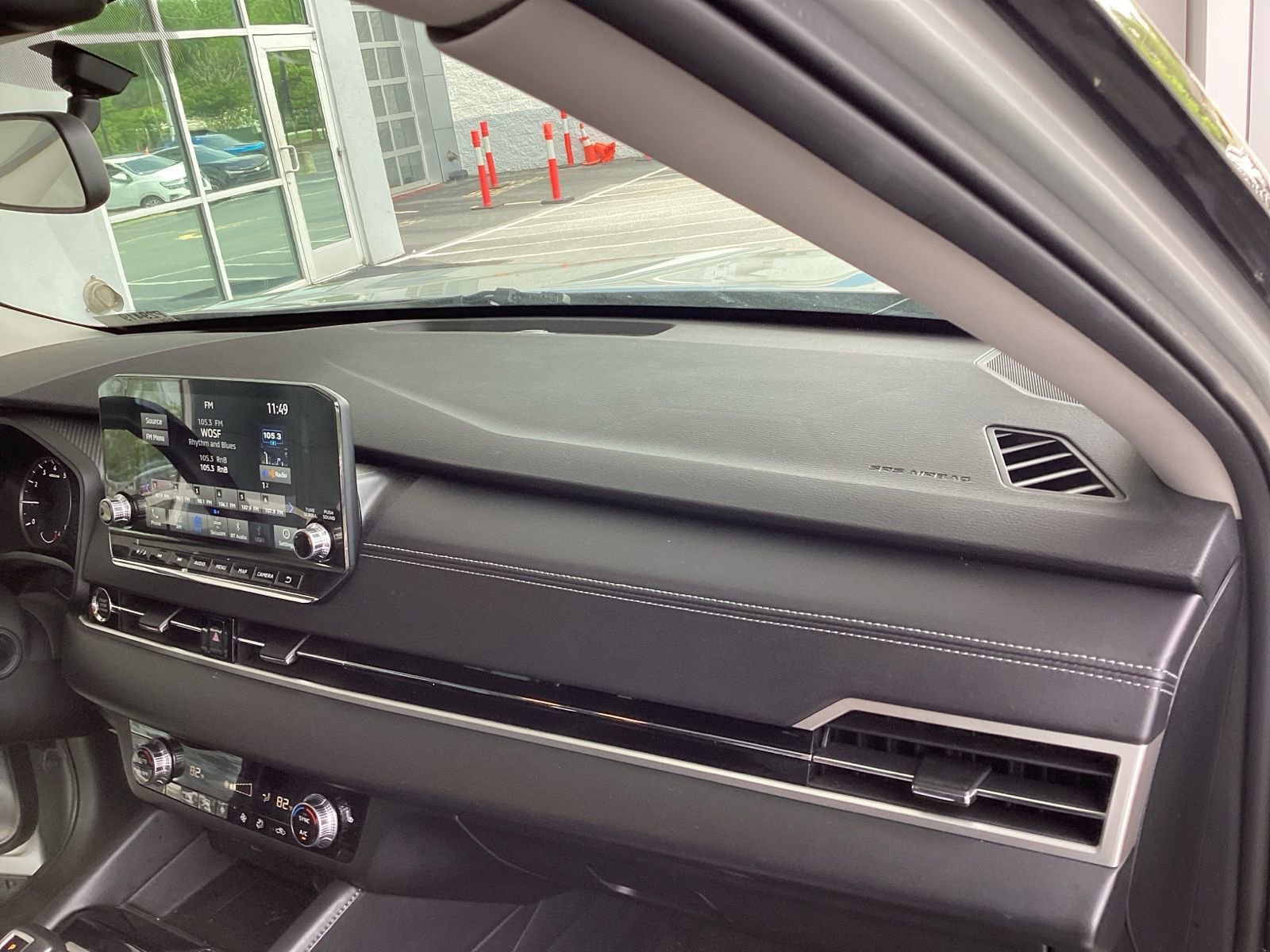 Used 2024 Mitsubishi Outlander SE Black Edition image 17