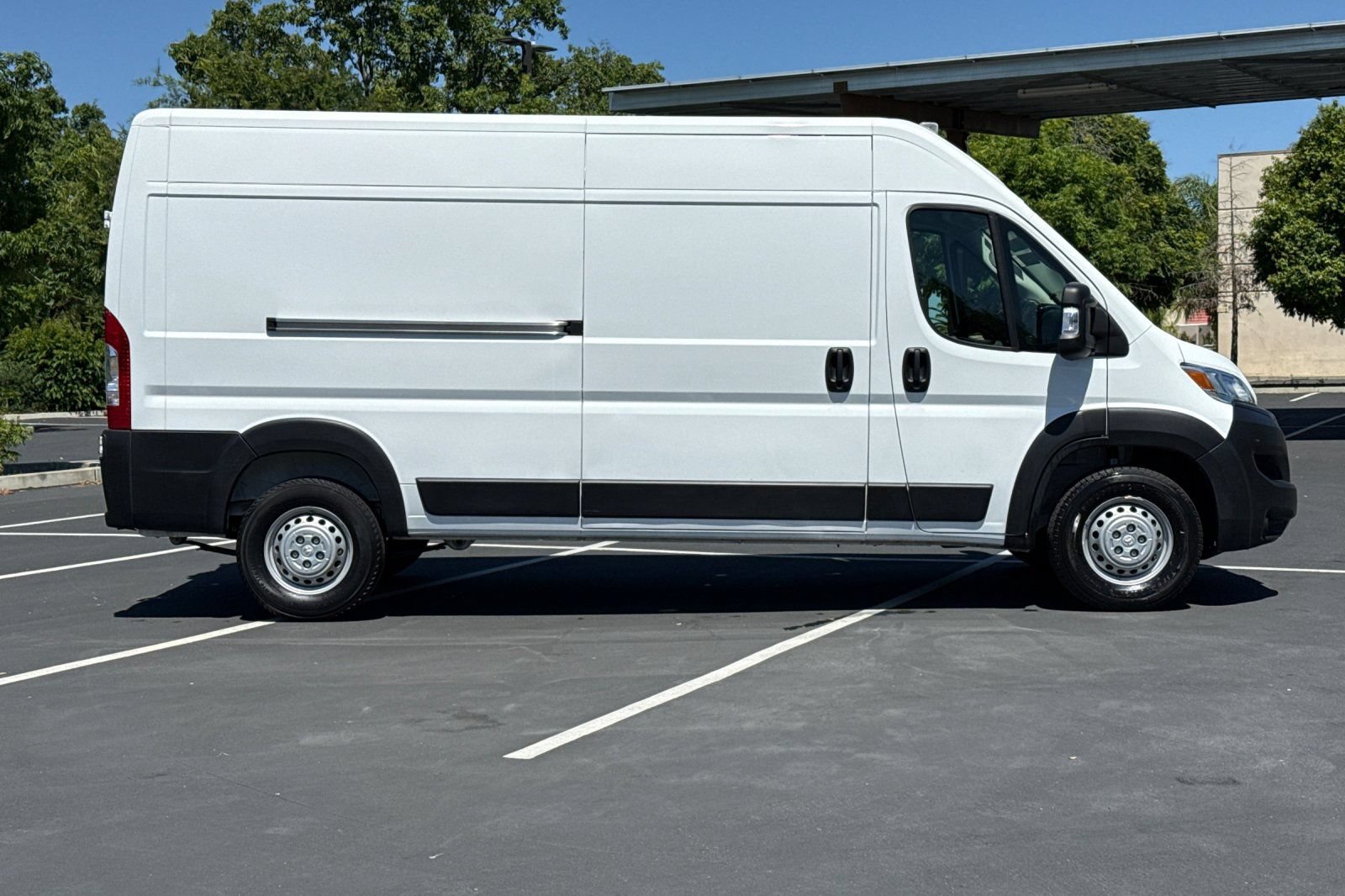 Used 2024 RAM ProMaster 2500 w/ Convenience Group FWD image 8