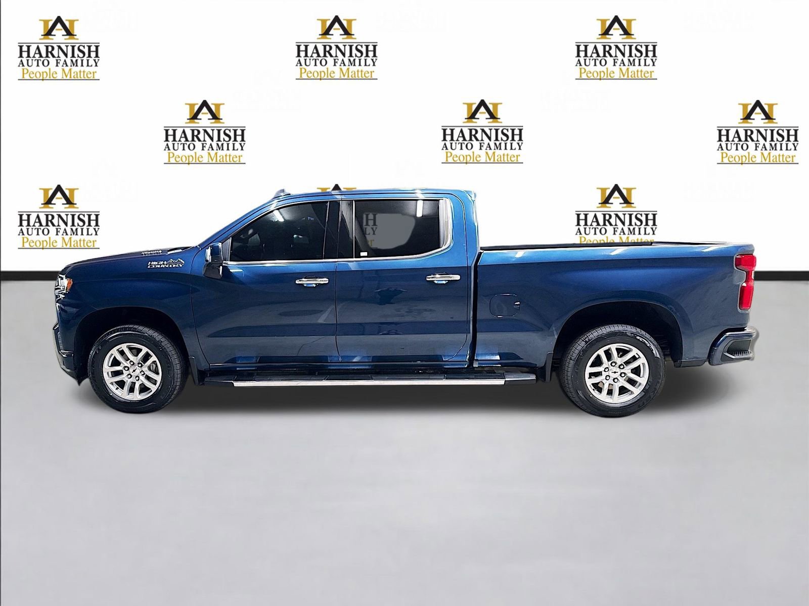 Used 2021 Chevrolet Silverado 1500 High Country w/ Technology Package AWD/4WD image 10