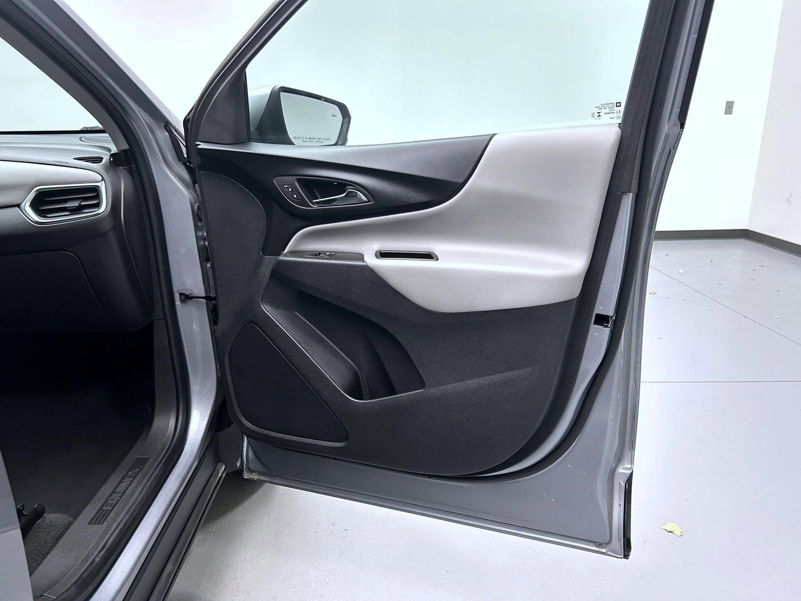 Used 2024 Chevrolet Equinox LT image 16