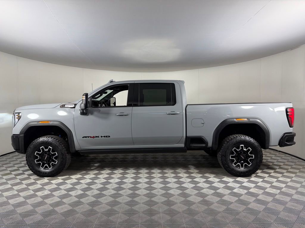 Used 2024 GMC Sierra 2500 AT4X image 9