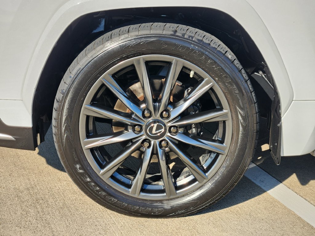 Used 2023 Lexus LX 600 F Sport w/ Accessory Package (Z1) AWD/4WD image 10