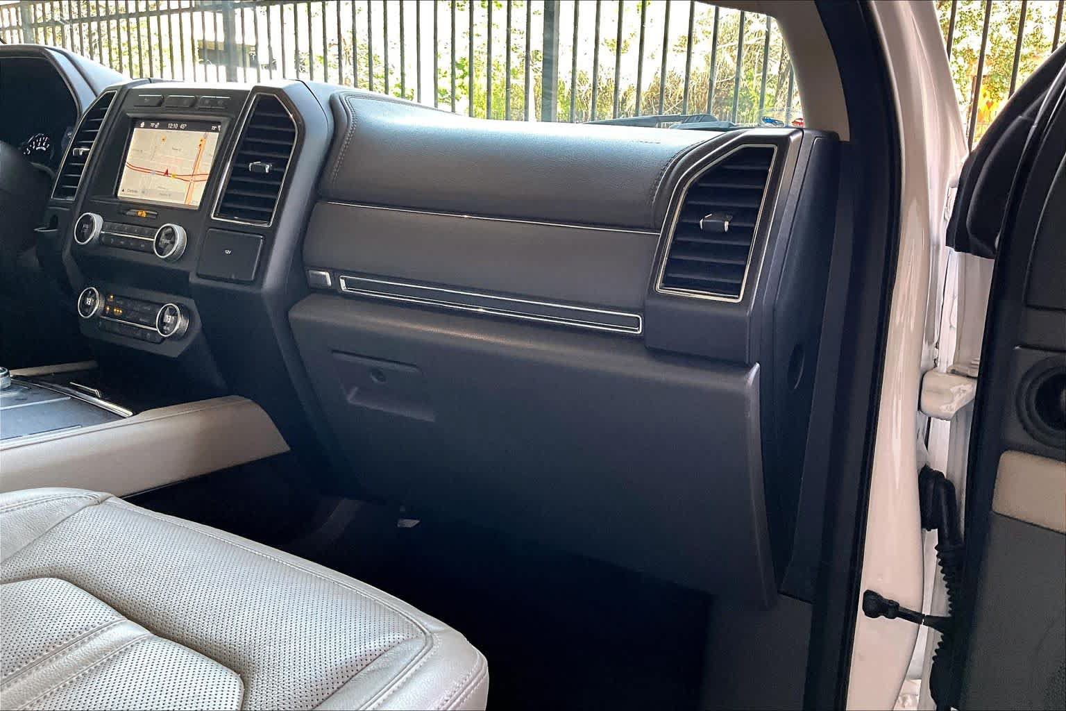 Used 2019 Ford Expedition Limited w/ Equipment Group 302A RWD image 18