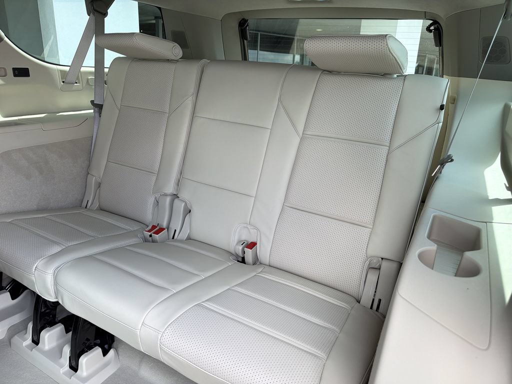 New 2026 Cadillac Escalade ESV Platinum Luxury w/ LPO, Radiant Package AWD/4WD image 20