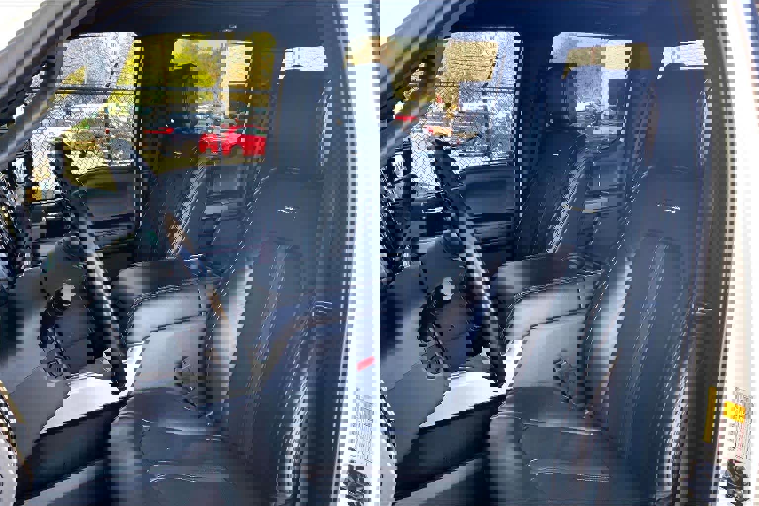 Used 2022 Ford F450 Platinum w/ FX4 Off-Road Package image 8