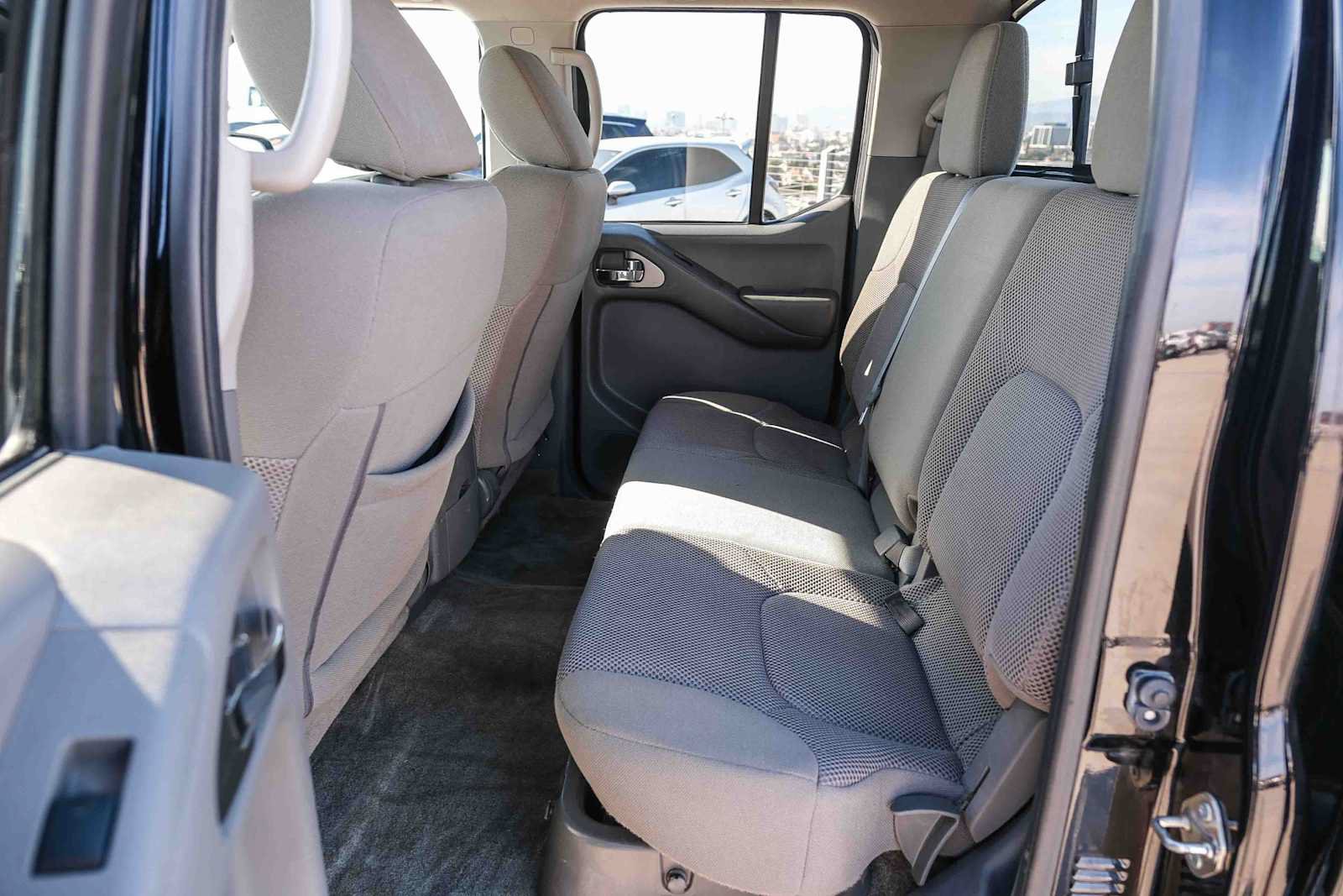 Used 2018 Nissan Frontier SV w/ Value Truck Package RWD image 19