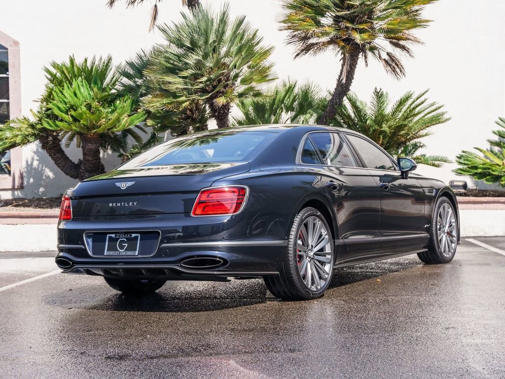 Used 2025 Bentley Flying Spur Plug-In Hybrid AWD/4WD image 32