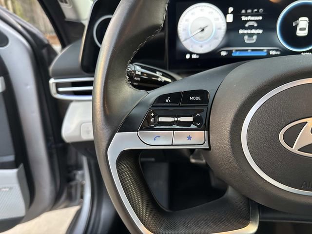 Used 2025 Hyundai Elantra Limited image 22